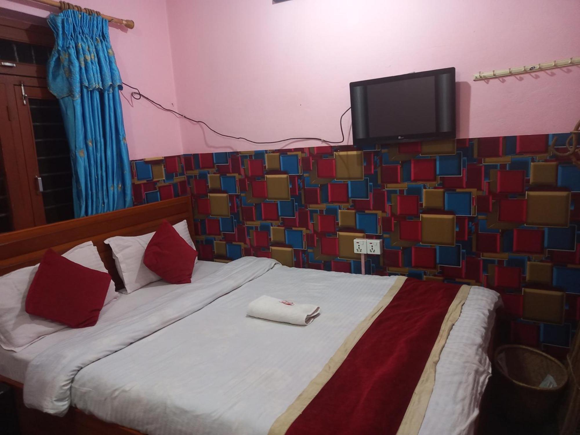 Galaxy Inn Guest House Pokhara Ngoại thất bức ảnh