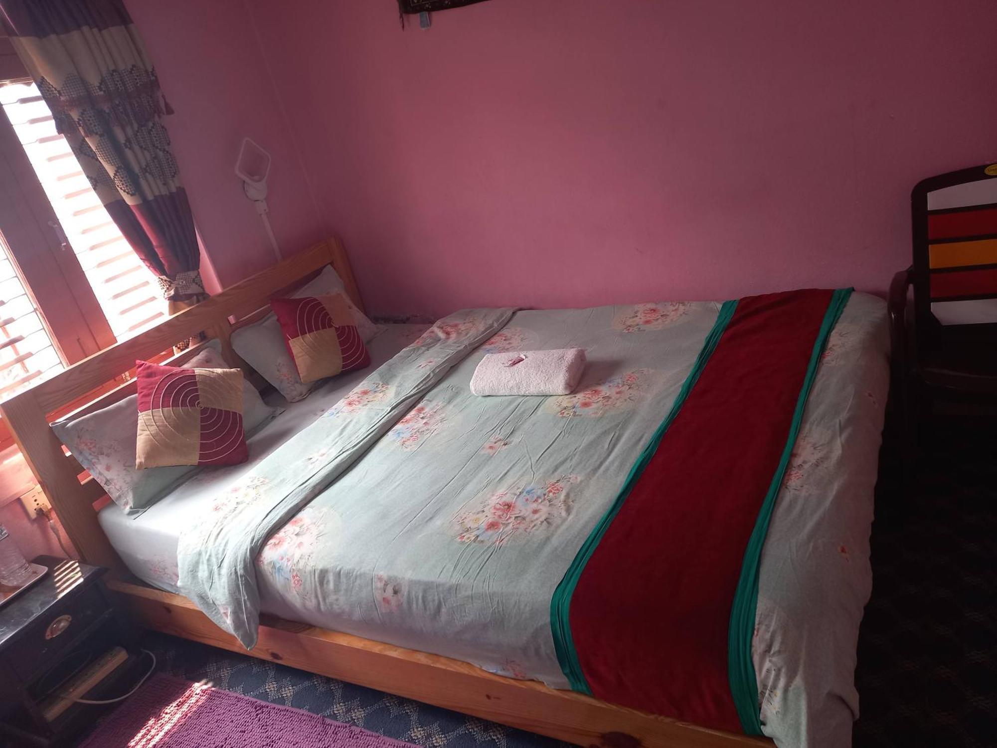 Galaxy Inn Guest House Pokhara Ngoại thất bức ảnh