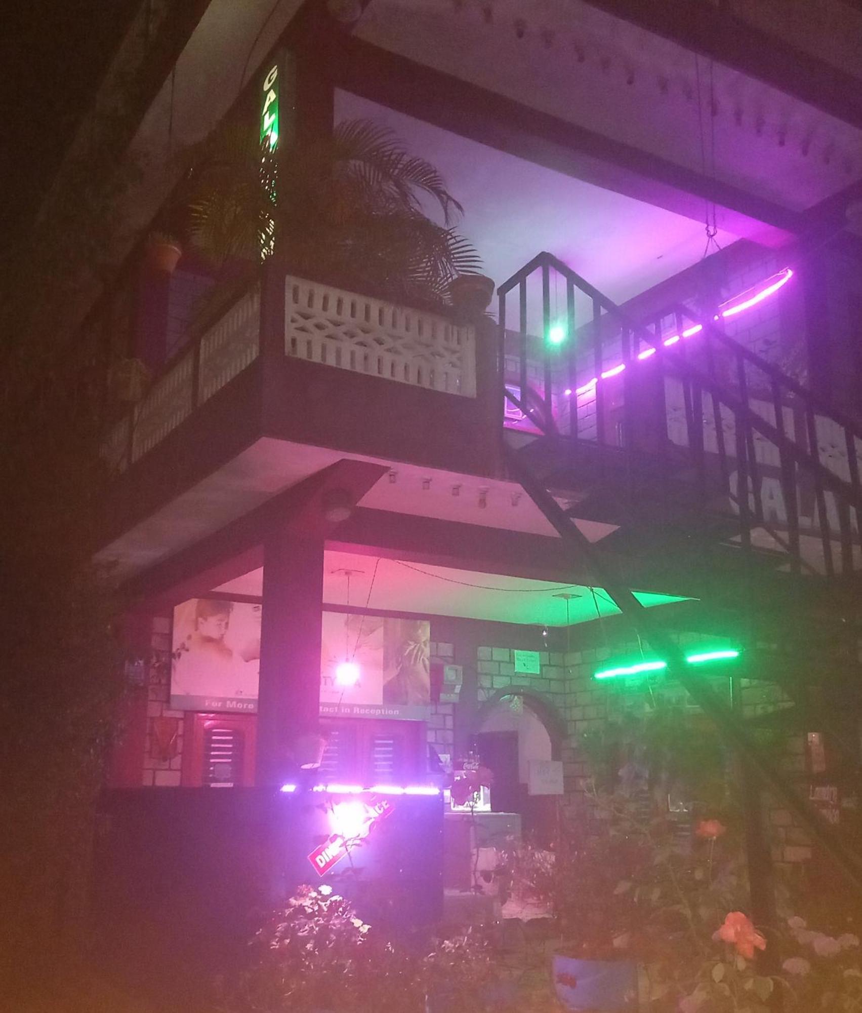 Galaxy Inn Guest House Pokhara Ngoại thất bức ảnh