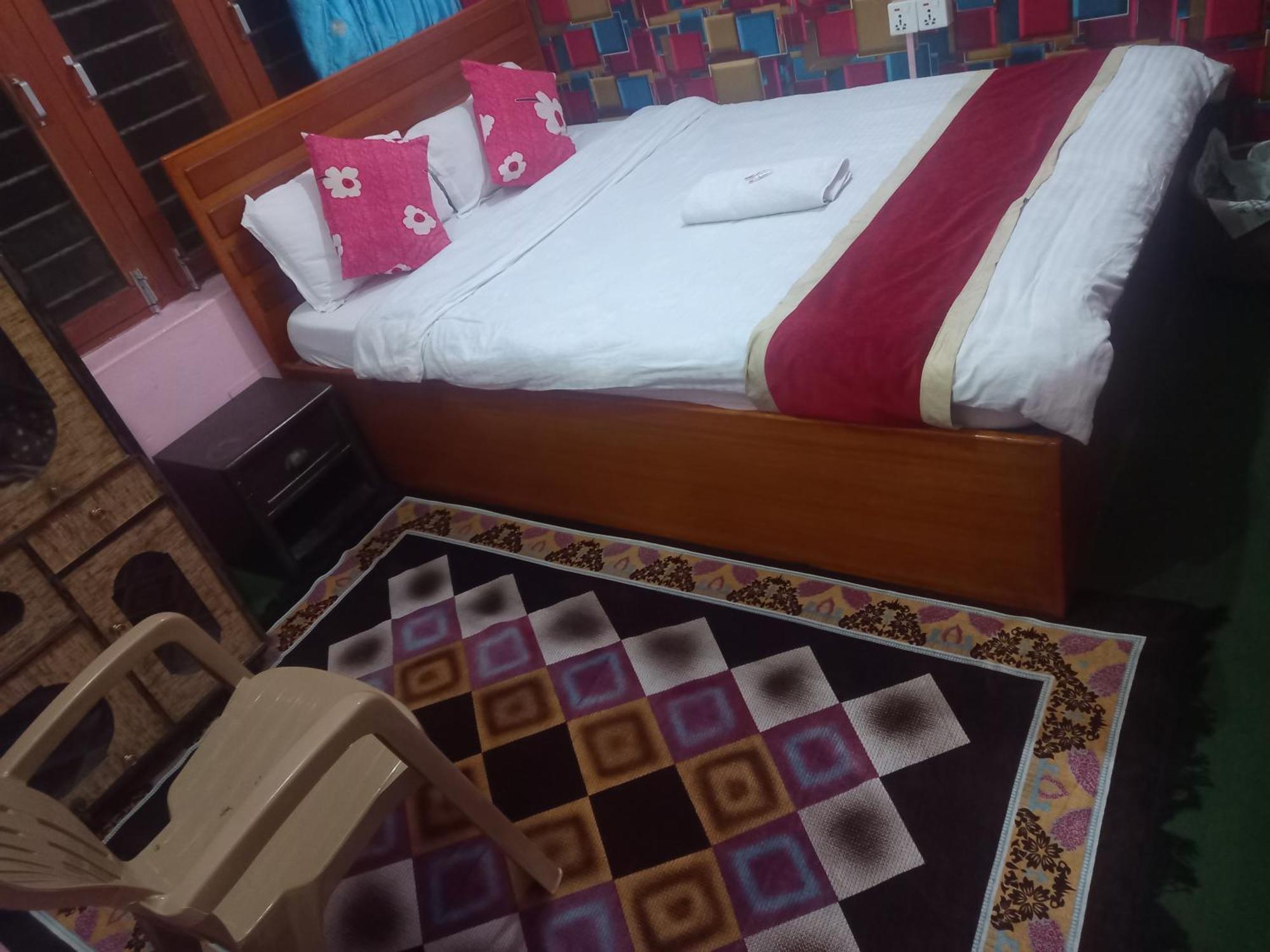 Galaxy Inn Guest House Pokhara Phòng bức ảnh