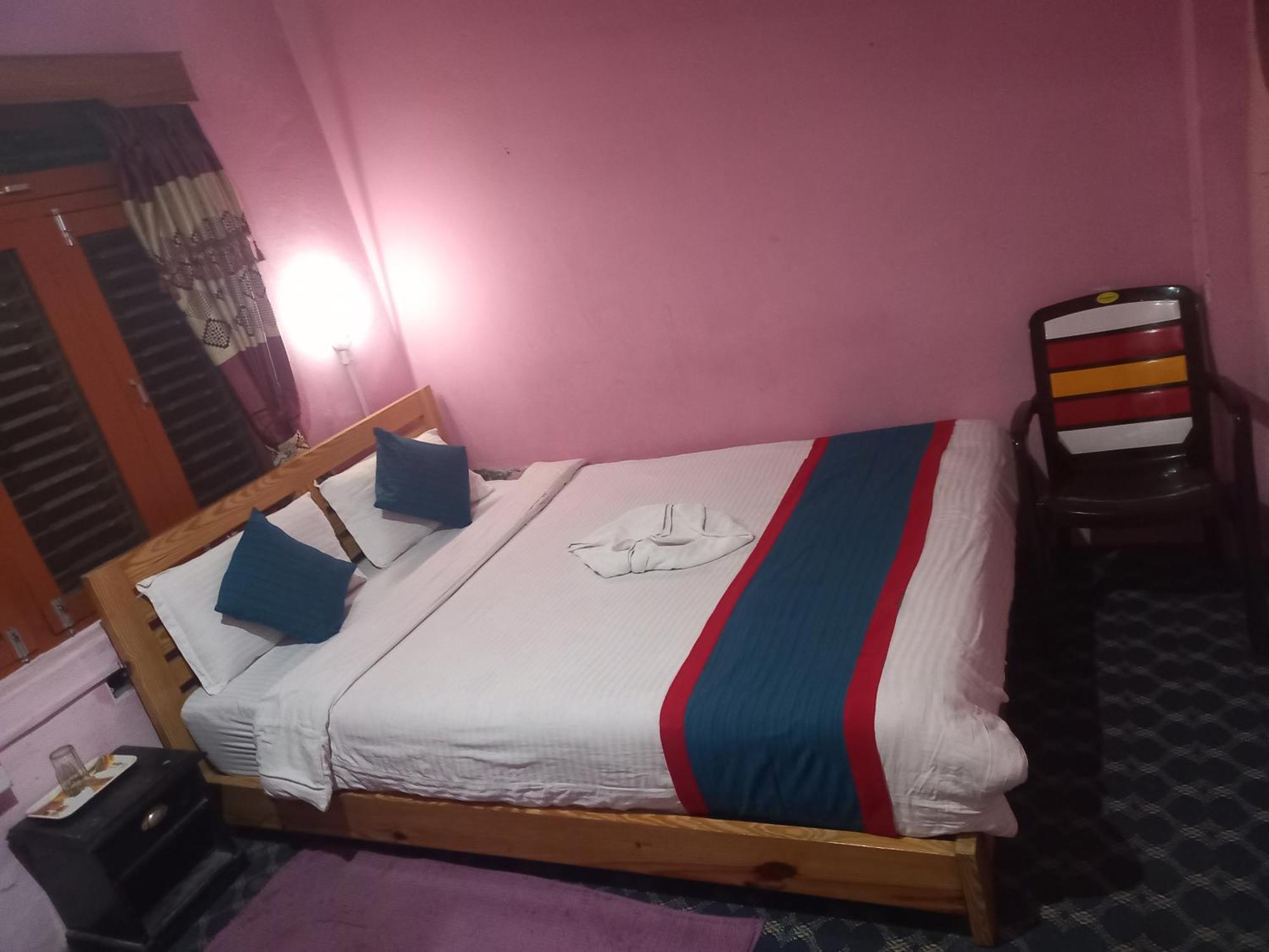 Galaxy Inn Guest House Pokhara Ngoại thất bức ảnh