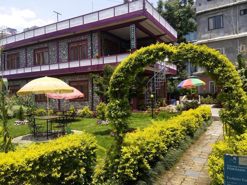 Galaxy Inn Guest House Pokhara Ngoại thất bức ảnh
